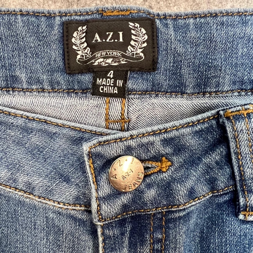 AZI New York Women Medium Wash Pom Pom Trim Cropped Slim Jeans Size 4 - Picture 6 of 8